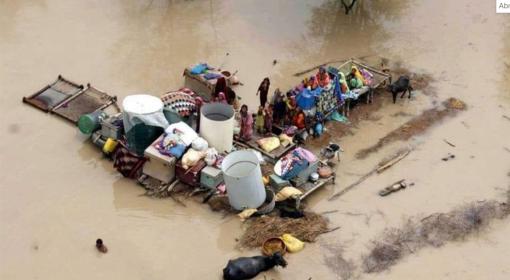 people trapped in floods in Sindh, Pakistan