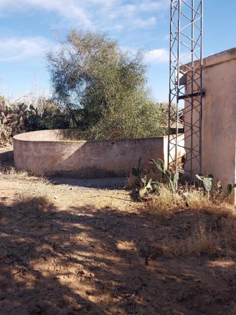 Groundwater in the Nebhana system, Abandoned well