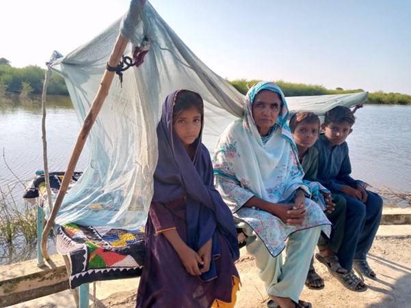 Refugees from floods in Pakistan